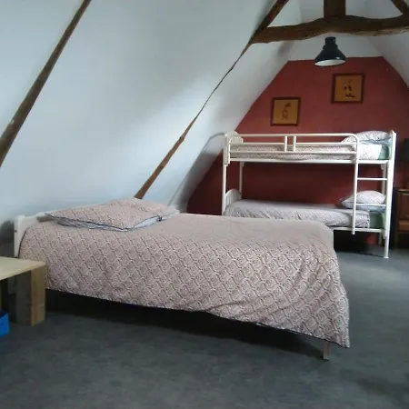 Holiday home Les Charmantes Pierres Percees *