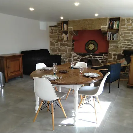 Holiday home Les Charmantes Pierres Percees Ploumilliau
